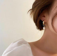 Load image into Gallery viewer, BERING Pearl Hoops - MYDEWI